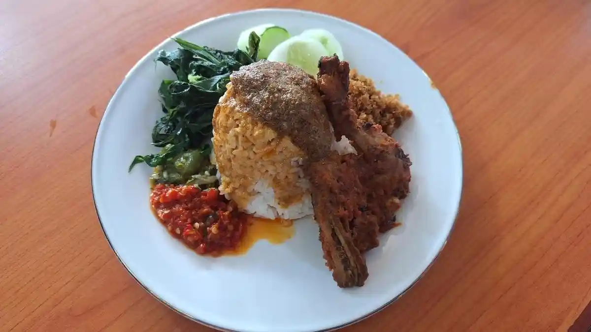 Nyari Warung Padang Enak di Kota Serang? Ini 5 Rekomendasinya