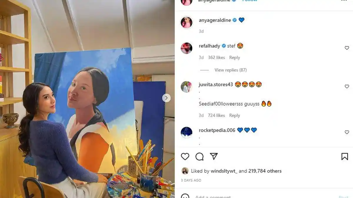 Refal Hady Diam-diam Pandangi Lukisan Wajah Anya Geraldine, Emoji Hati Tersemat