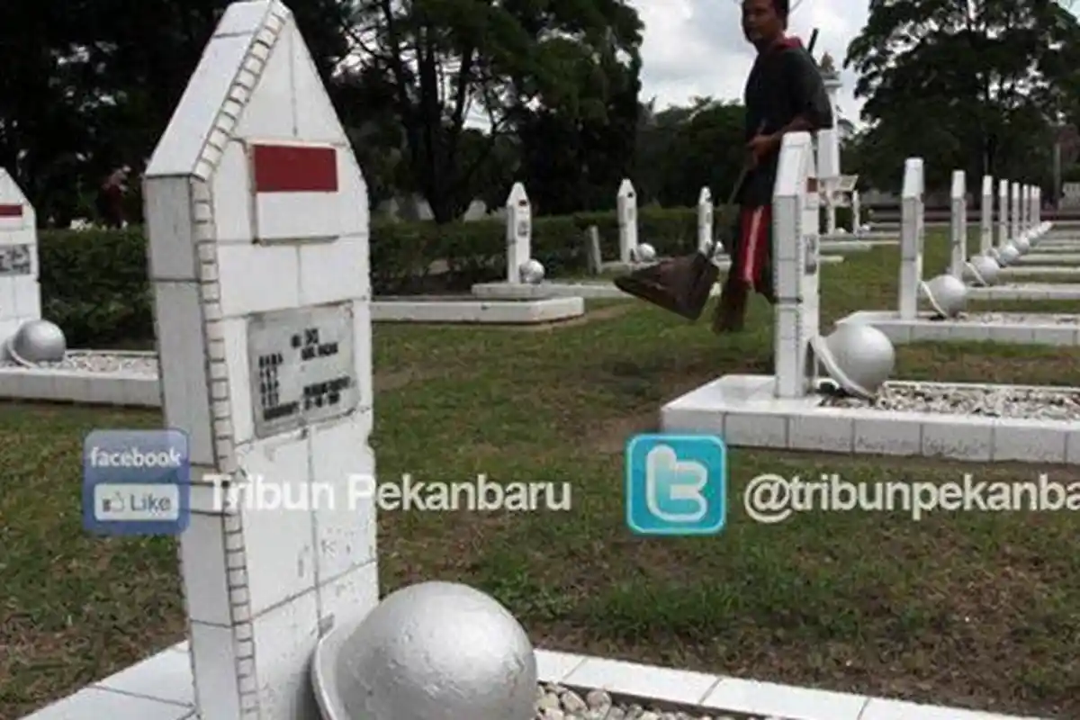 Lirik Lengkap dan Video Lagu Gugur Bunga , Lagu Wajib Ciptaan Ismail Marzuki