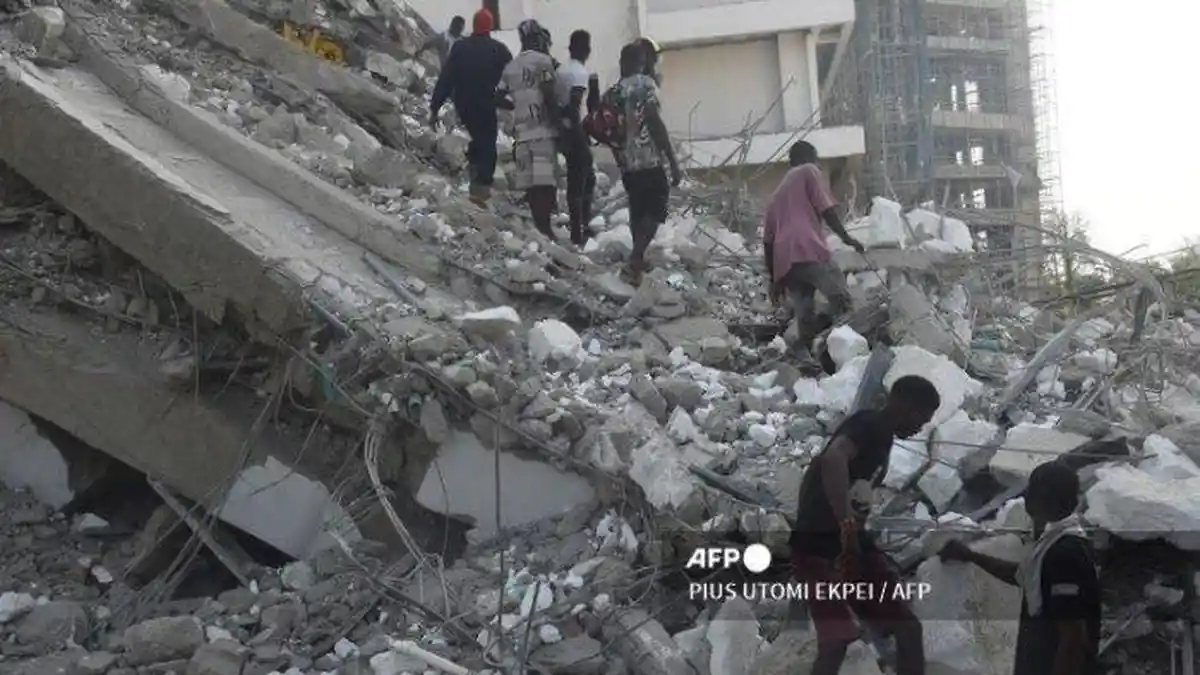 Gedung 21 Lantai Ambruk di Nigeria, 6 Orang Tewas