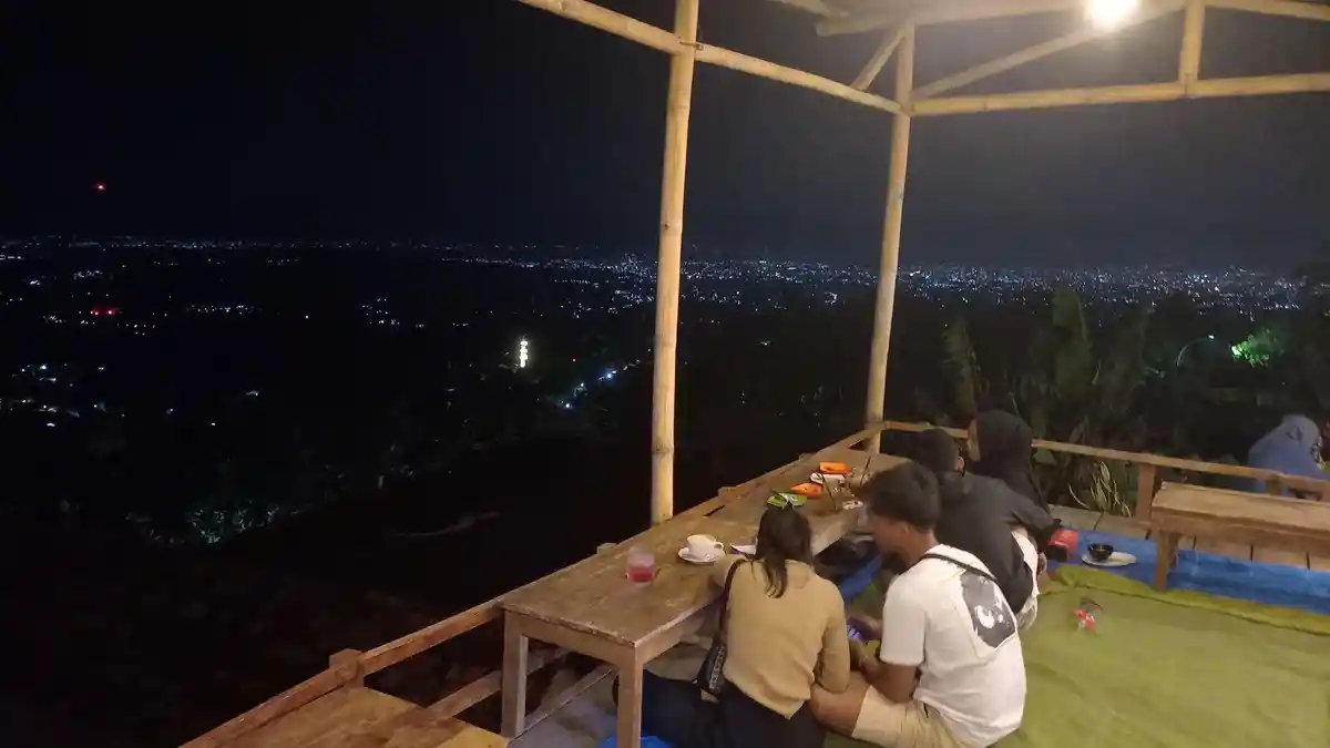 Dari Rumah Nenek Menjadi Kedai Watu Obonk