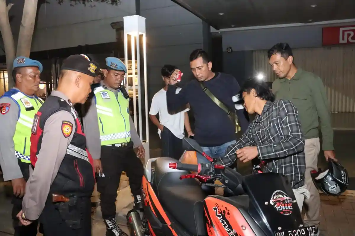 Jaga Kamtibmas di Malam Hari, Polres Tebingtinggi Laksanakan Patroli Blue Light