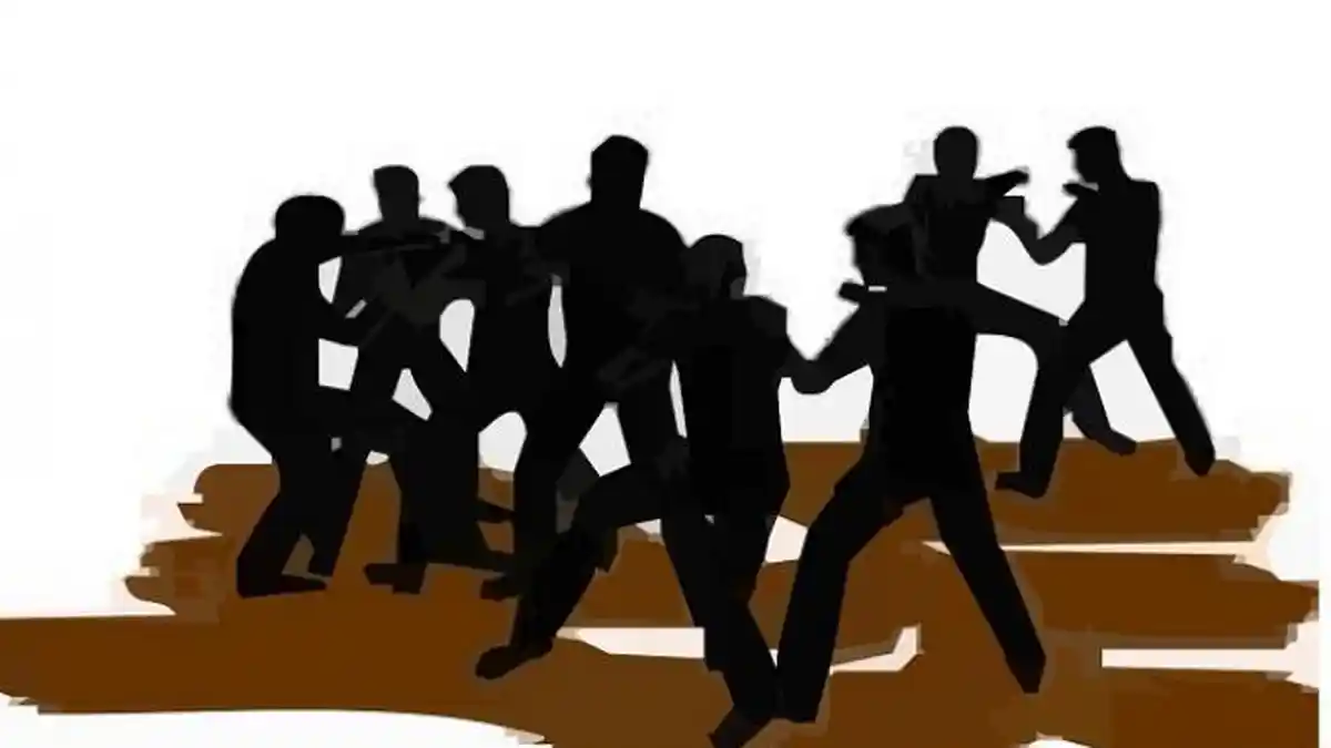 Aksi Debt Collector Berujung Ricuh, Dikeroyok Massa di Semarang Saat Tarik Motor Wanita