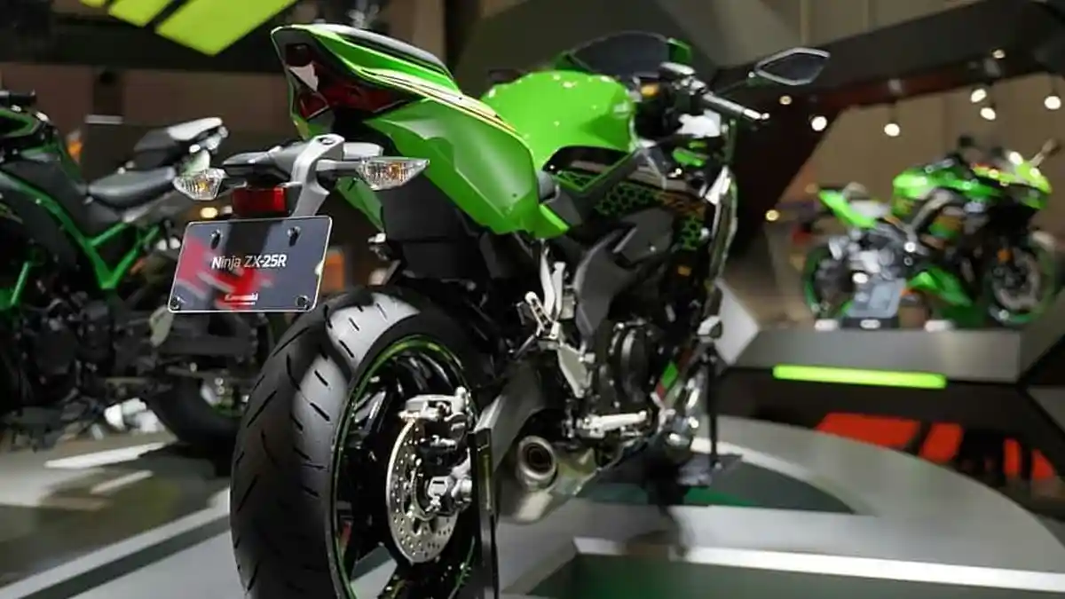 Spesifikasi Kawasaki Ninja 250 4-silinder alias ZX-25R, Berapa OTR-nya?
