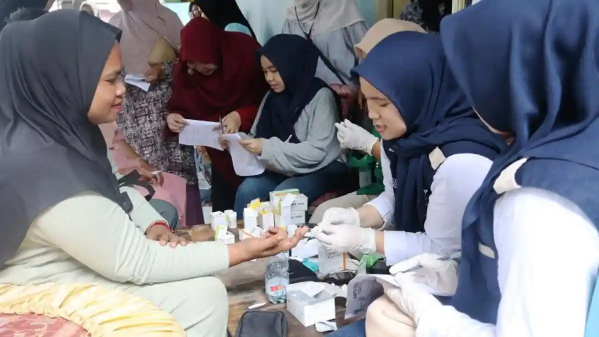 Volun-Tour Camp 2025 FKIK UIN Alauddin Hadirkan Layanan Kesehatan Gratis