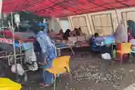 Suasana-perawatan-pasien-di-tenda-di-luar-RS-Pakuwon-Sumedang-Senin-112024.jpg