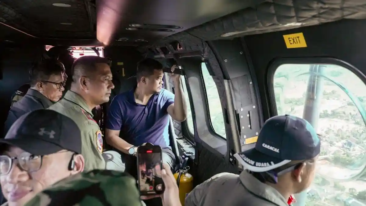 Gubernur Bobby Salurkan Bantuan lewat Heli, Pastikan Distribusi Logistik ke Tapanuli Berjalan Lancar