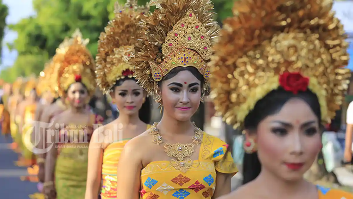 TRIBUN WIKI - 10 Tradisi Unik yang Ada di Kabupaten Gianyar Bali