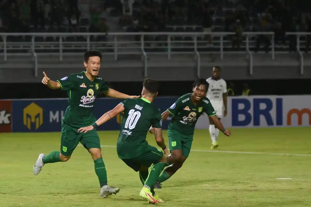 Permintaan Dikabulkan, Kick Off Laga Kandang Persebaya Tidak Ada yang Kemalaman