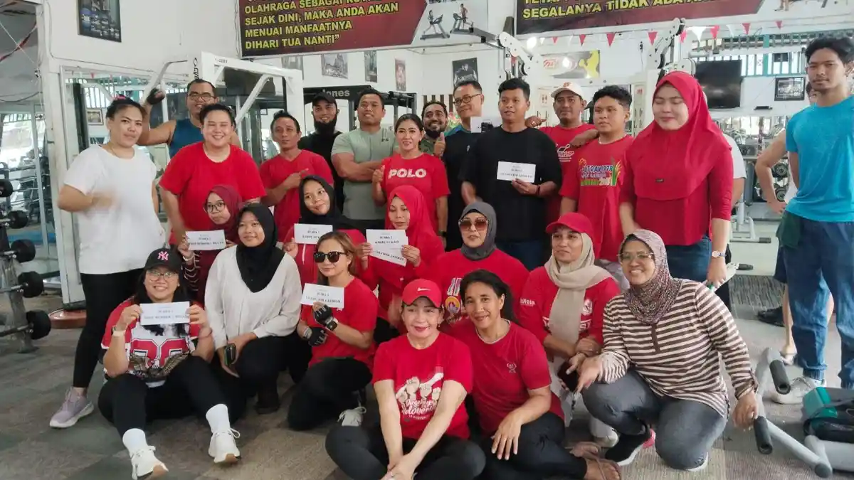 Rayakan HUT RI dengan Cara Sehat, Fitnes Solutions Balikpapan Gelar Jalan Sehat dan Makan Krupuk