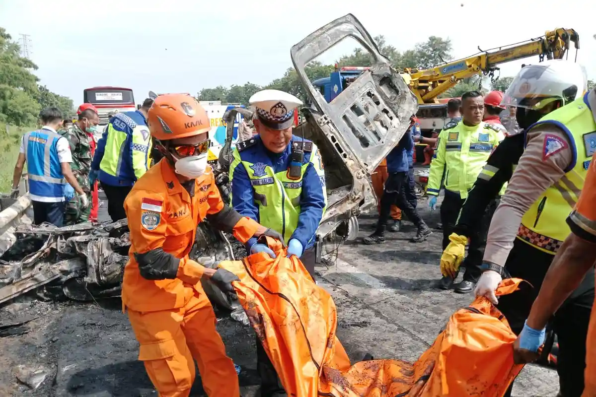 Orangtua Anak Korban KM 58 Tol Japek Sempat Curiga: Biasanya 10 Jam Sudah Sampai Ciamis