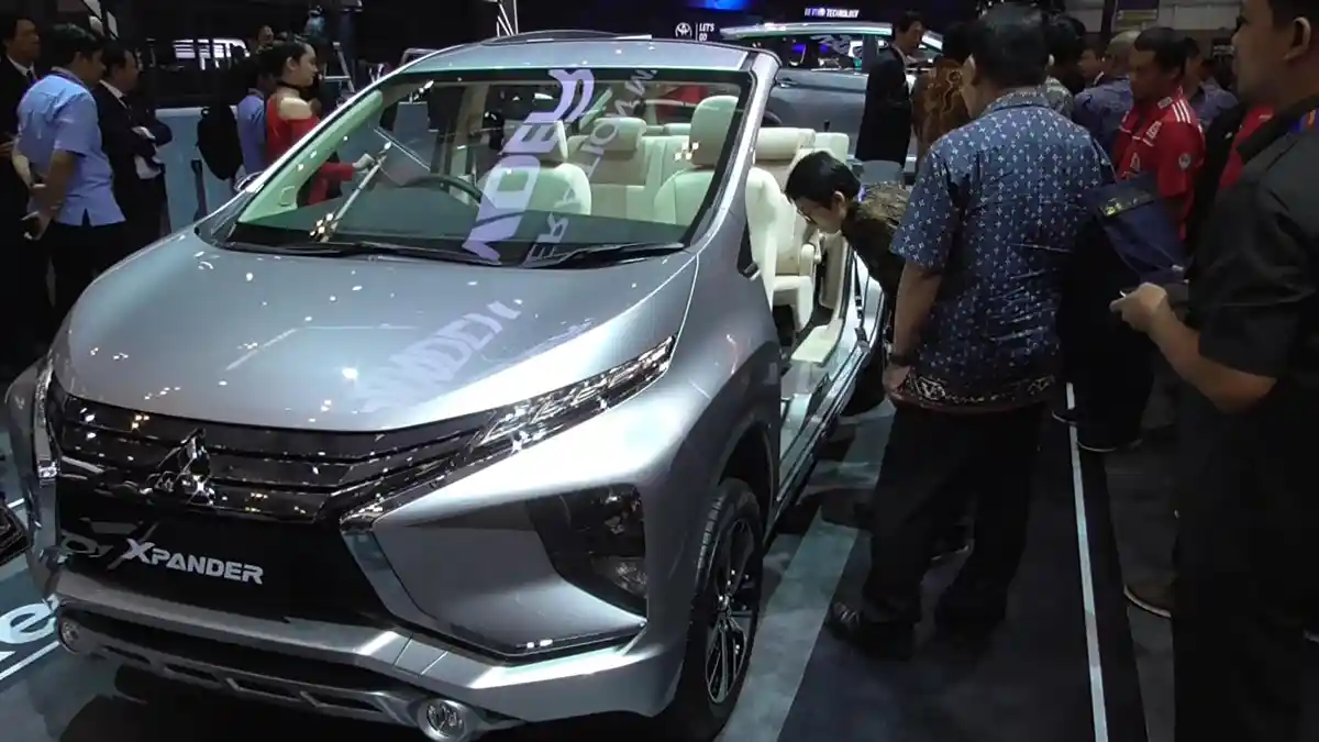 Mitsubish Xpander Bakal Punya 'Kembaran' Berlogo Nissan