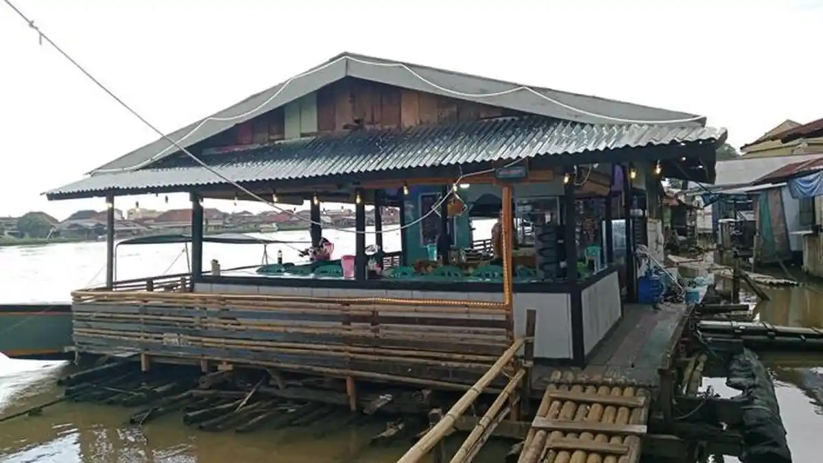 Ogan Icon, Tempat Makan Terapung dengan Pesona Jembatan Ogan Kertapati