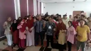 Direktorat-Pendidikan-dan-Pengajaran-UGM-Sigit-Priyanta-bersama-siswa-Bosowa-School.jpg