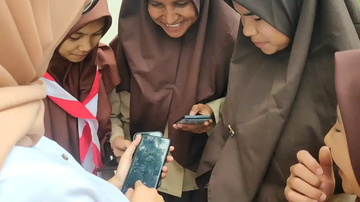 Pelajar di Tigo Lurah Bisa Belajar Daring dari Rumah Pakai Telkomsel