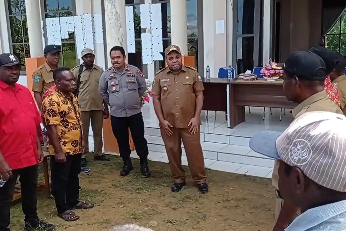 Pj Bupati Tambrauw Ancam Copot Kepala Kampung yang Dukung KNPB