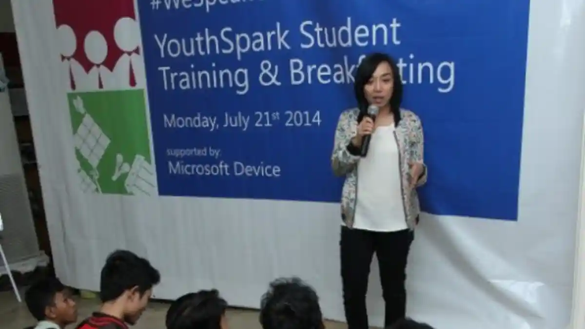 Microsot Device Indonesia Sponsori Anak-anak YCAB Bikin Aplikasi