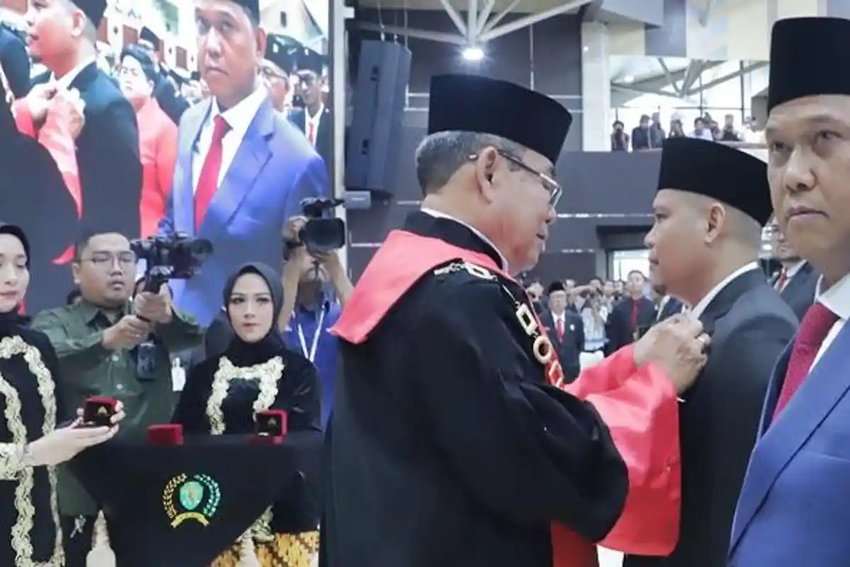 Hasanuddin Mas’ud dan Ekti Imanuel jadi Pimpinan Sementara DPRD Kaltim, Akmal Malik Beri Pesan