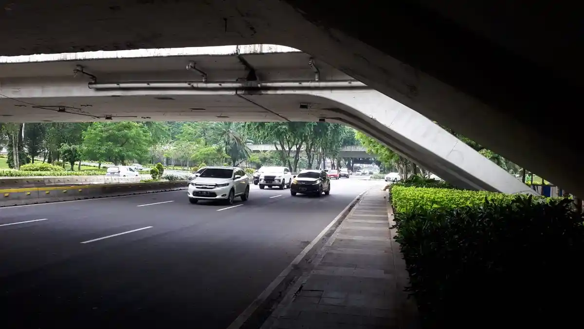 Viral Pesepeda Kecelakaan di Kolong Semanggi, Korban Langgar Jalur Sepeda