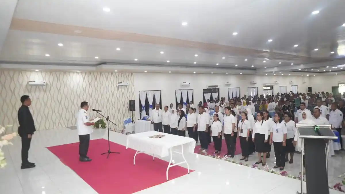 Piet Babua Lantik Bunda PAUD se Halmahera Utara, Dorong Peningkatan Layanan Anak Usia Dini