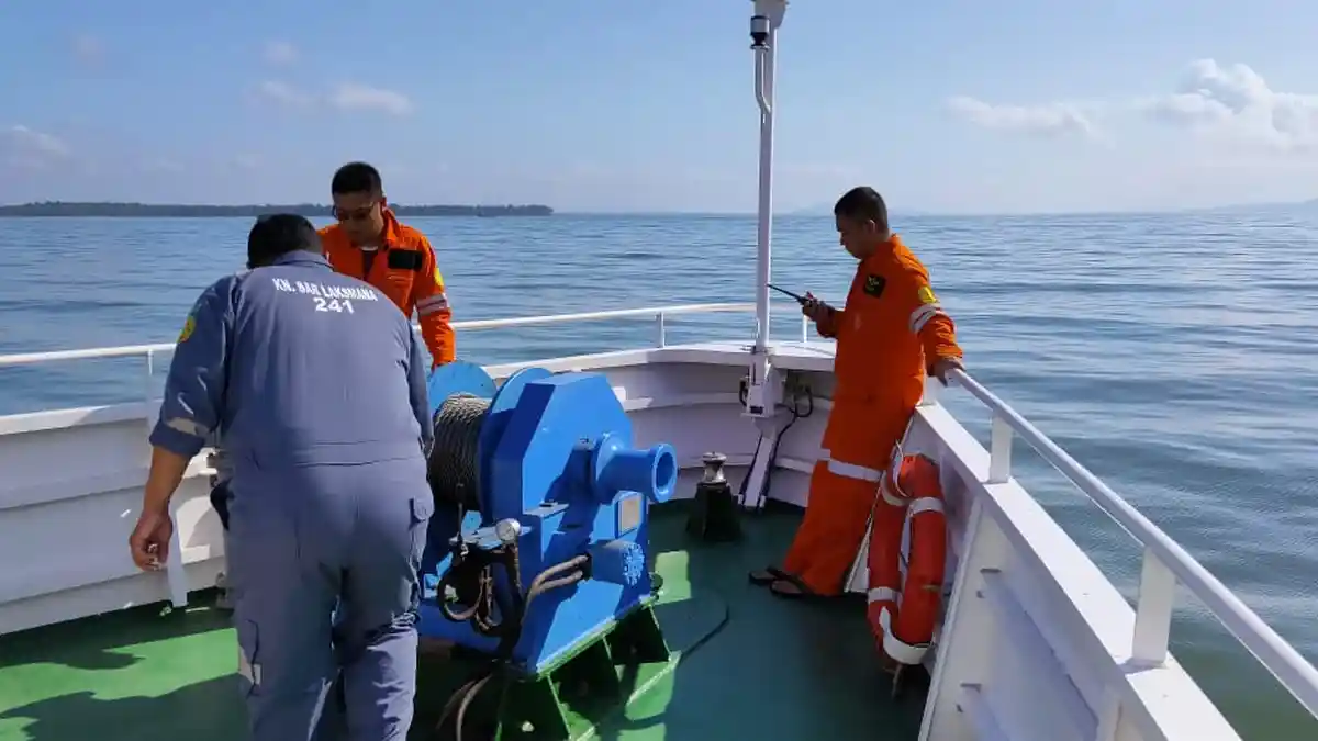 Gelombang Setinggi 4 Meter Sulitkan Pencarian Nelayan KM Pieces