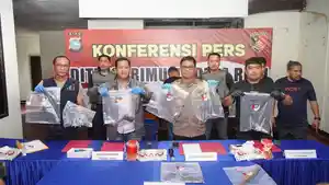 BREAKING_NEWS_Perampok_Bersenjata_Tewas_dalam_Baku_Tembak_dengan_Polisi_di_Kampar.jpg