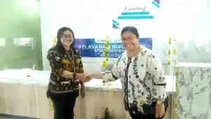 Kepala-BPJS-Kesehatan-Manggarai-Barat-kiri-dan-Direktur-RSUD-Komodo.jpg