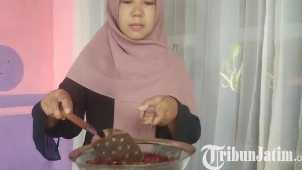 Kuliner Belalang Sambelan Dari  Dawarblandong Mojokerto