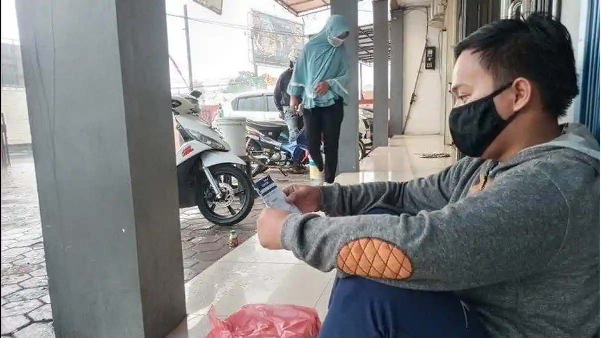Kisah Mahasiswa UIN dari Keluarga Miskin, Bayar Uang Kuliah Pakai Uang Logam Hasil Celengan Keluarga