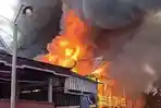 5 Rumah di Desa Nepo Wajo Terbakar, Mobil dan Motor Ikut Ludes
