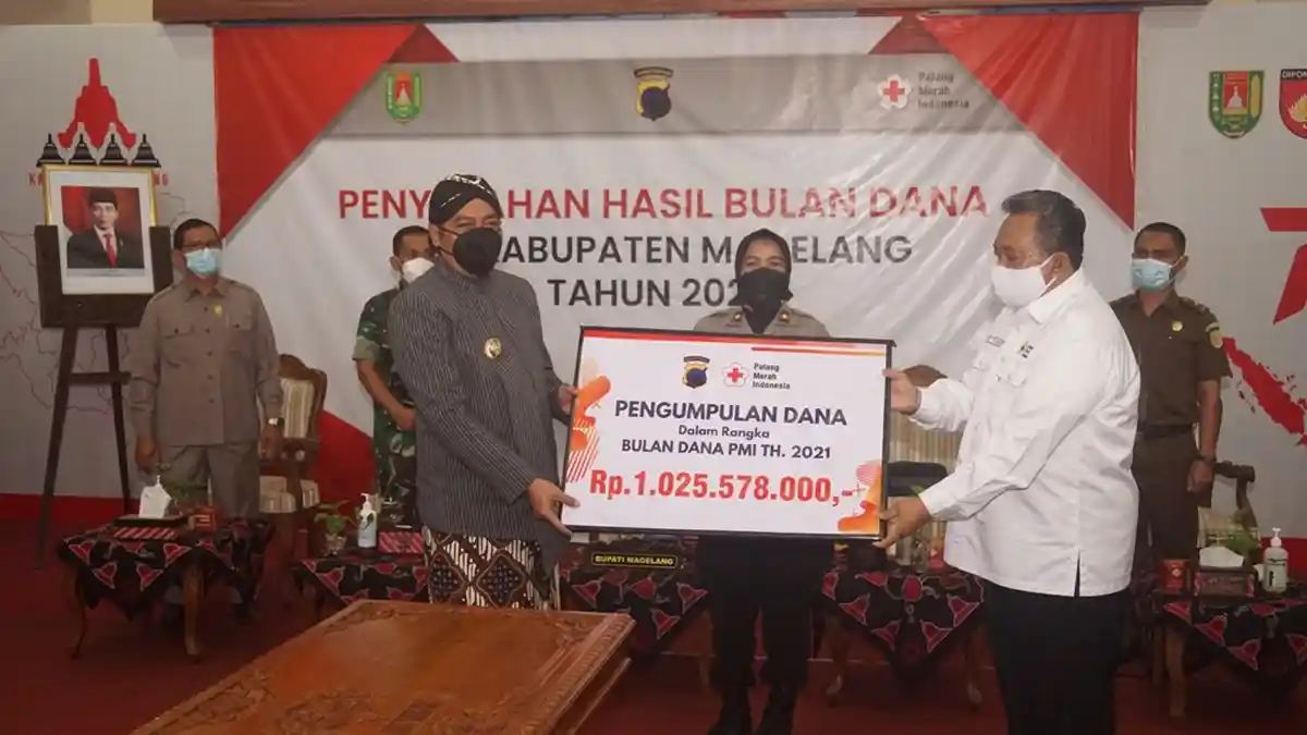 Pemkab Magelang Serahkan Bulan Dana PMI Tahun 2021 Senilai Rp 1 Miliar Lebih 