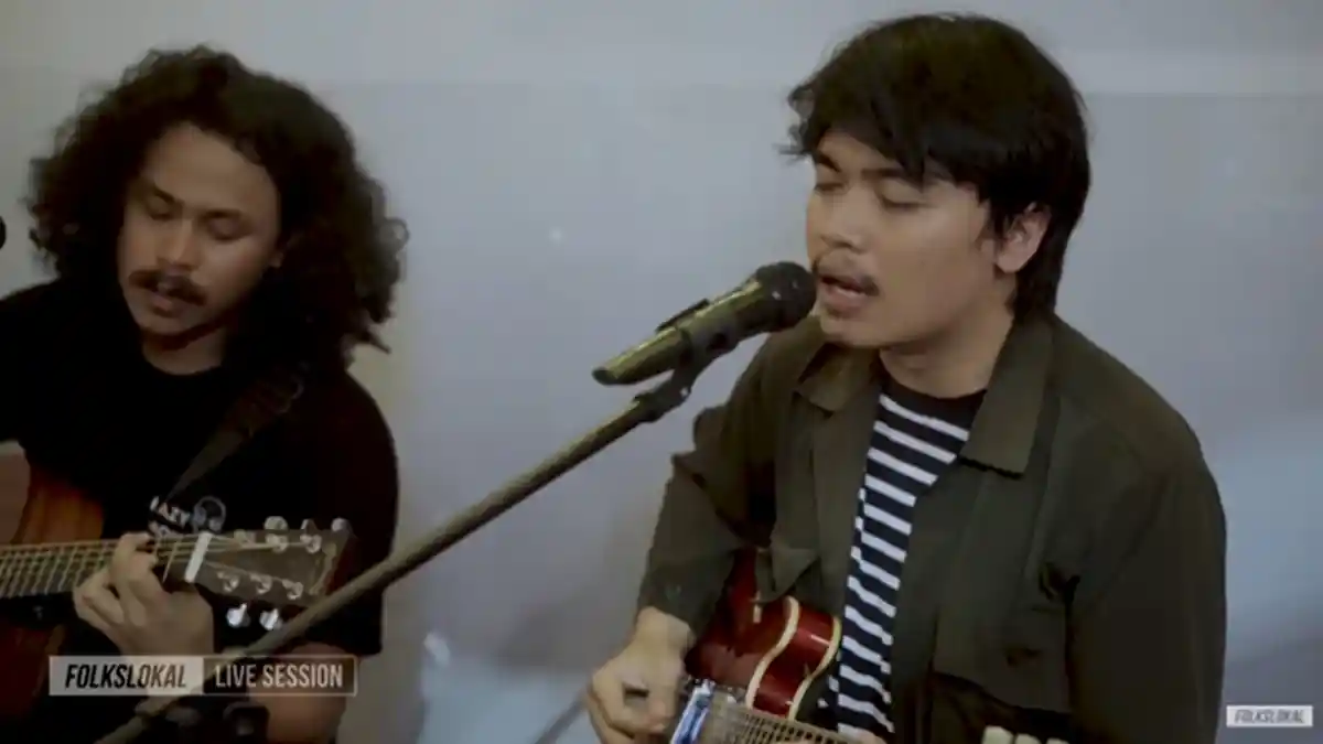 Chord Gitar 'Lara' - Dialog Senja - Chord C dan Lirik 'Menghapus Tinta yang Pernah Kau Lukis'