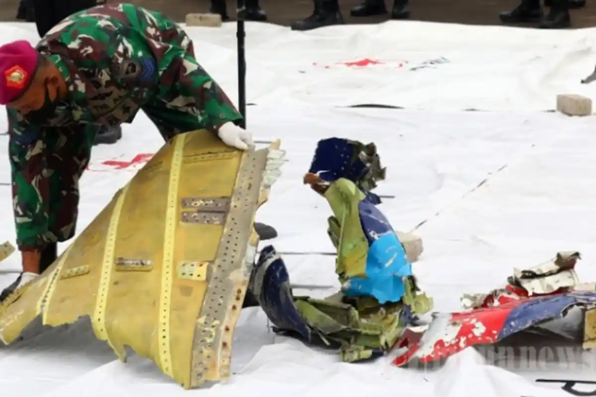 Basarnas Temukan Kartu Identitas, Ada 2 Sinyal Black Box Sriwijaya Air SJ182 di Kedalaman 17 Meter