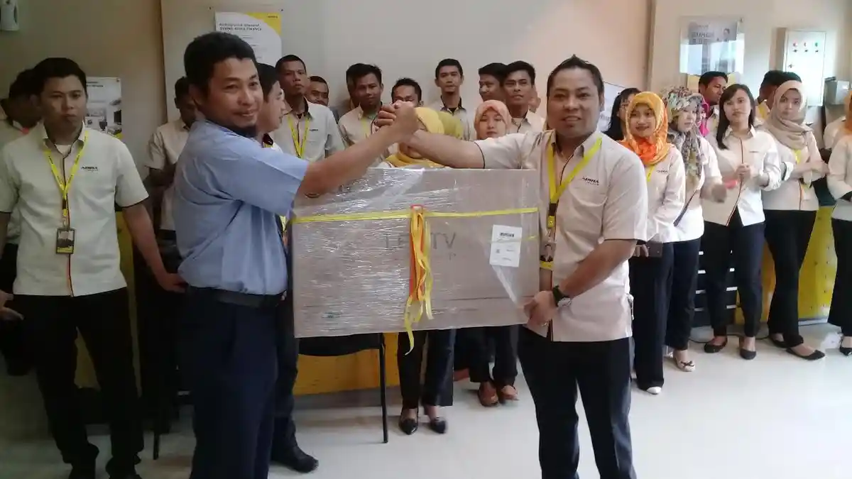 Baru 3 Bulan Jadi Customer Adira Finance, Pelaut Ini Dapat TV LED