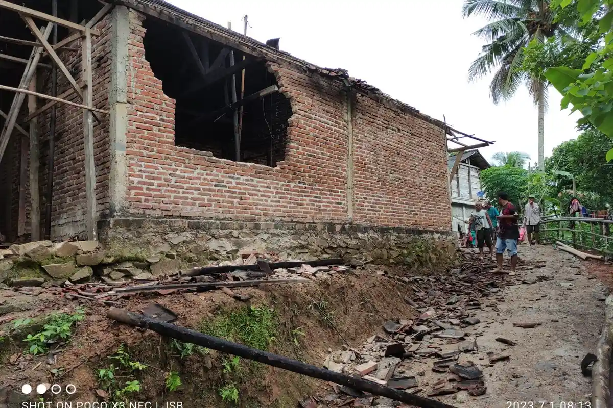 Jumlah Kerusakan Bangunan di Trenggalek Dampak Gempa Bantul, Ada 4 Titik, Atap Rumah & Musala Rusak
