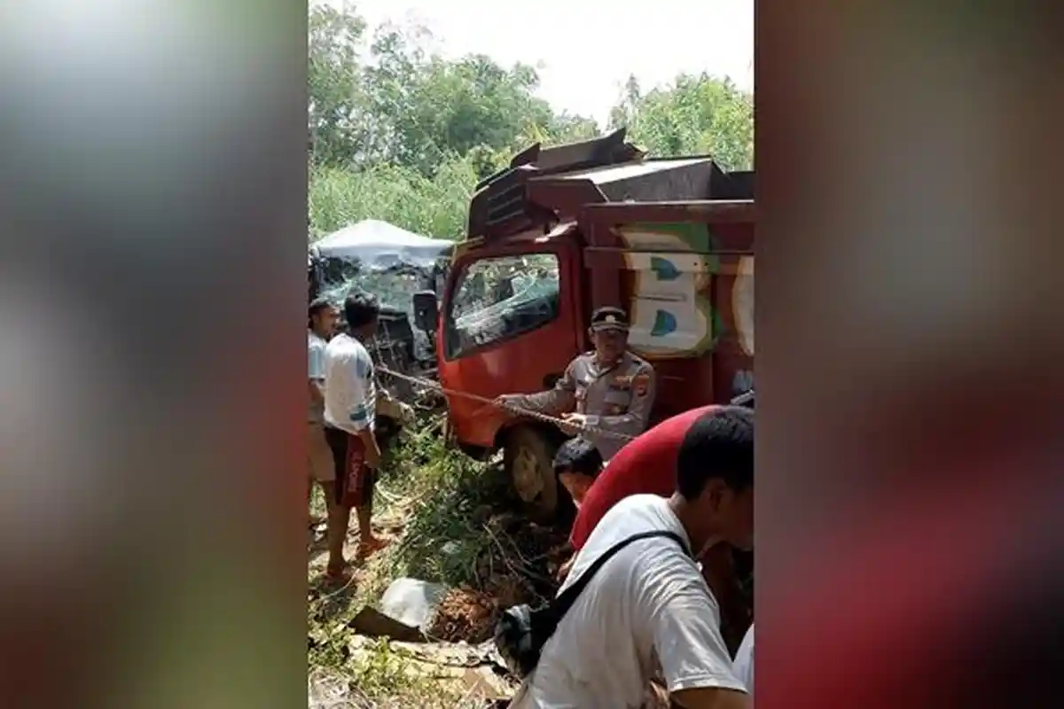 Tabrakan Adu Kambing di Bangka Selatan, Sopir Pick Up Tewas, Korban Sempat Terjepit di Mobil