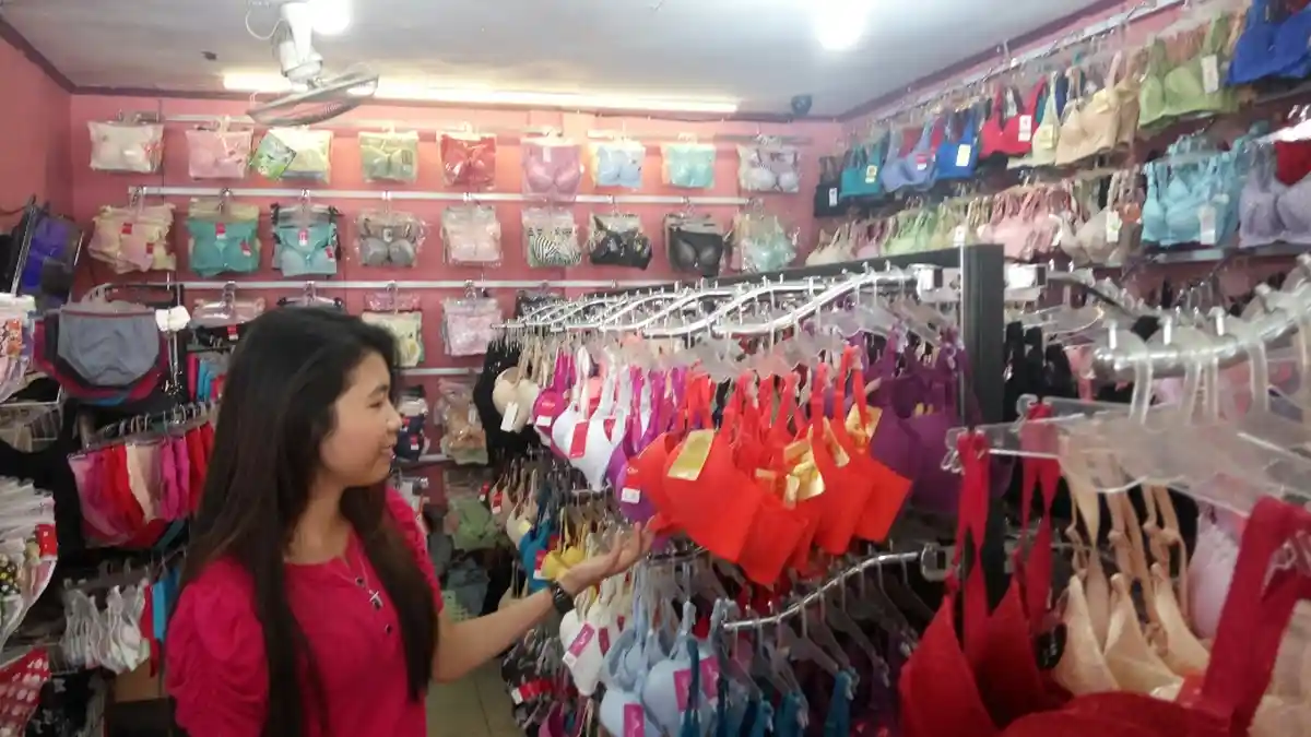 Beragam Variasi Pakaian Dalam Unik di Toko Dini Underwaer