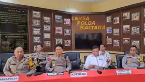 Kapolda-Kaltara-Irjen-Pol-Daniel-Adityajaya-konferensi-pers-270423.jpg