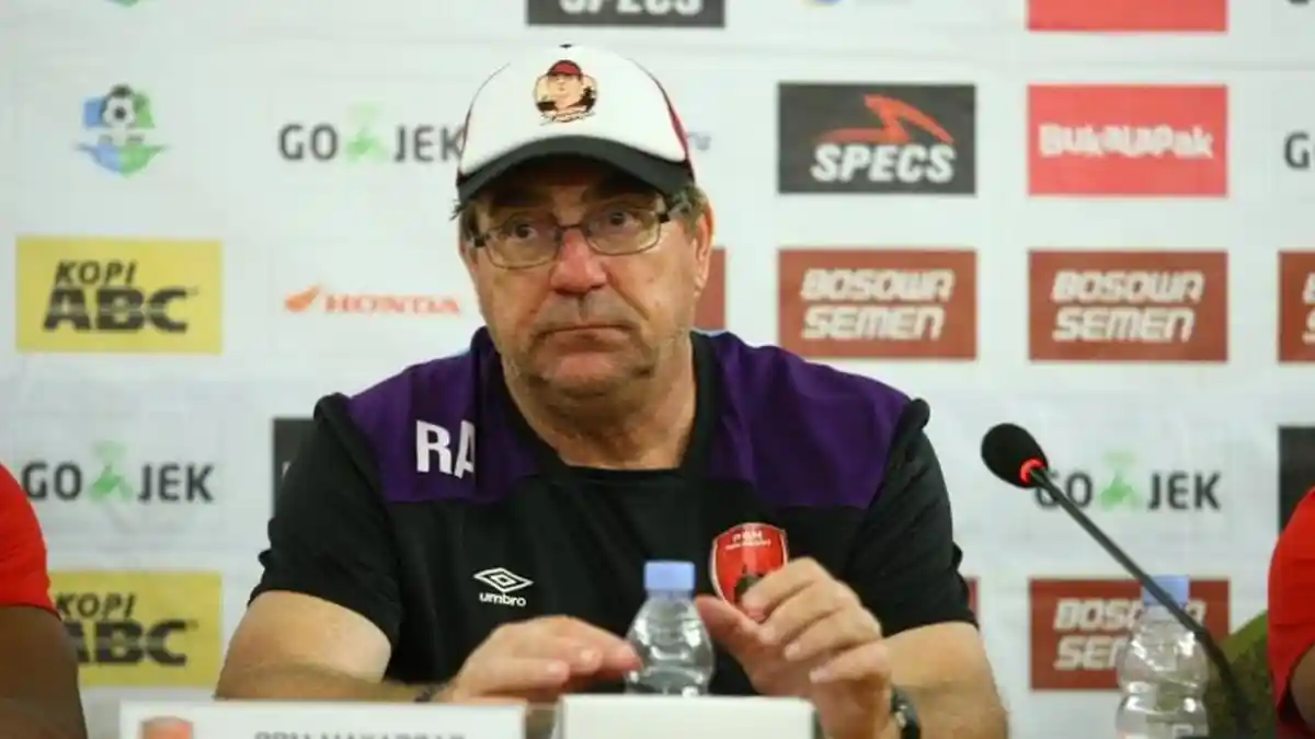 Soal Peluang Jadi Pelatih Persib, Robert: Saya Lihat Peluang Baru! Instagram Robert Diserbu Bobotoh