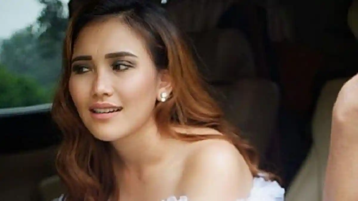 Ayu Ting Ting Umbar Foto Tak Pakai Baju, Captionnya Seakan Dendam Soal Tabiat Haters