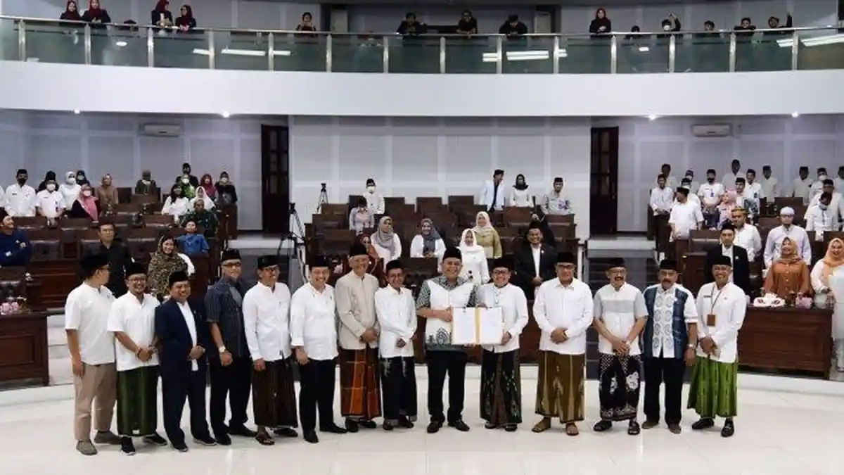 DPRD Kota Malang Sahkan Ranperda Pengelolaan Keuangan Daerah untuk Optimalkan PAD