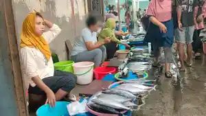 Tampak-suasana-di-Pasar-Ikan-Pasar-Binaiya-Kota-Masohi.jpg