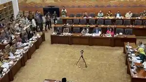 11-Poin-Perubahan-UU-BUMN-Rangkap-Jabatan-Bisa-Dipidana.jpg