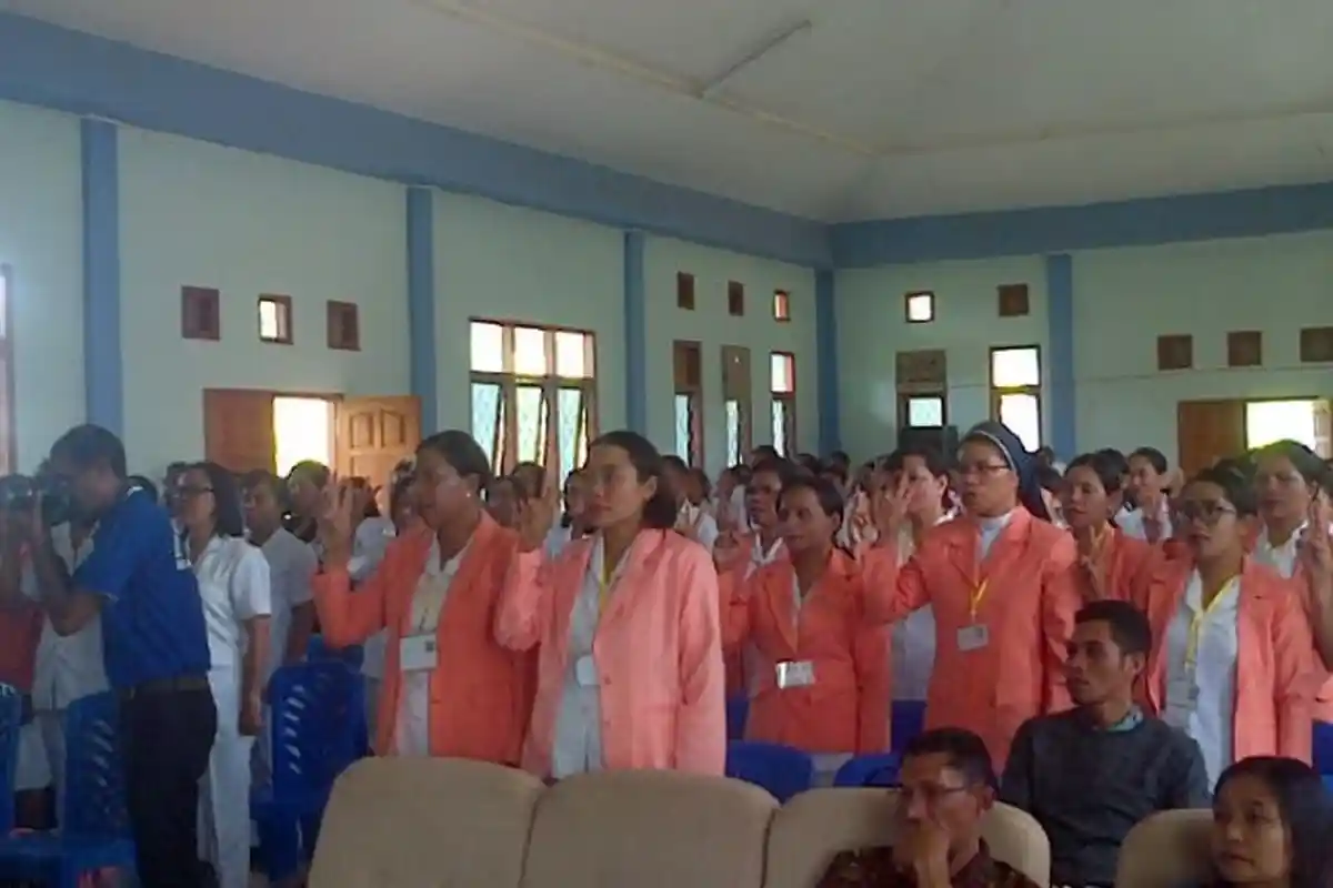 131 Perawat Gigi Disumpah DPD PTMGI NTT