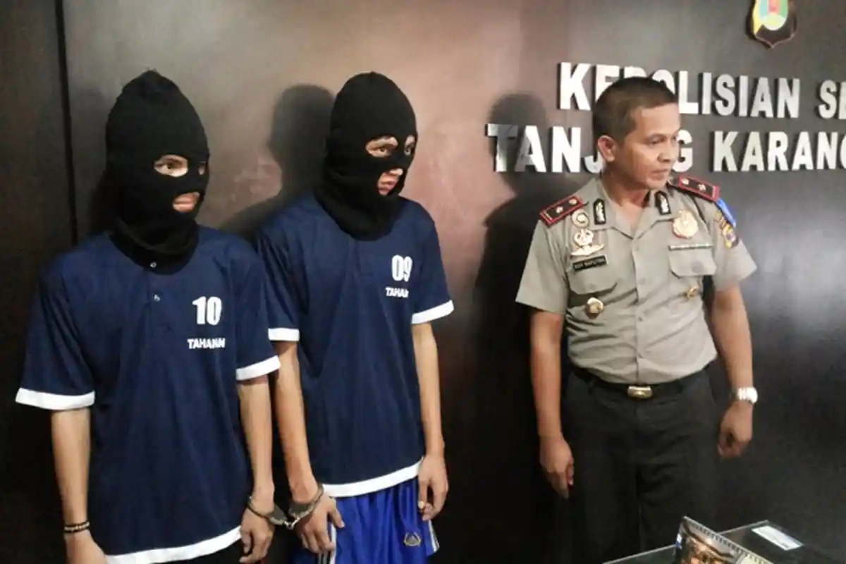 BREAKING NEWS: Penjual Durian Ini Pakai Sabu Biar Badan Segar