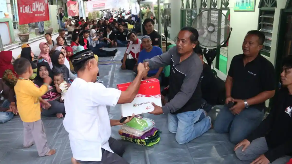 Komunitas Honda Bali Lakukan Kegiatan Sosial Bersama Bikers Soleh