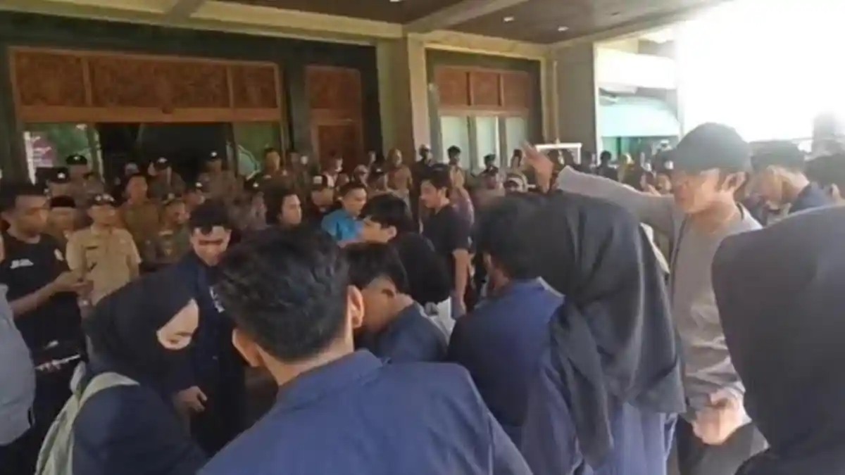 100 Hari Tidak Cukup Menepis Bau Sampah, Bupati-Wabup Bangkalan Juga Dipusingkan Begal-Pengangguran