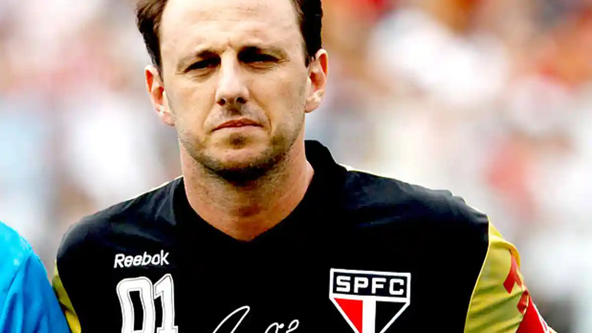 Rekor Pemain Paling Setia Ryan Giggs Dipatahkan Rogerio Ceni