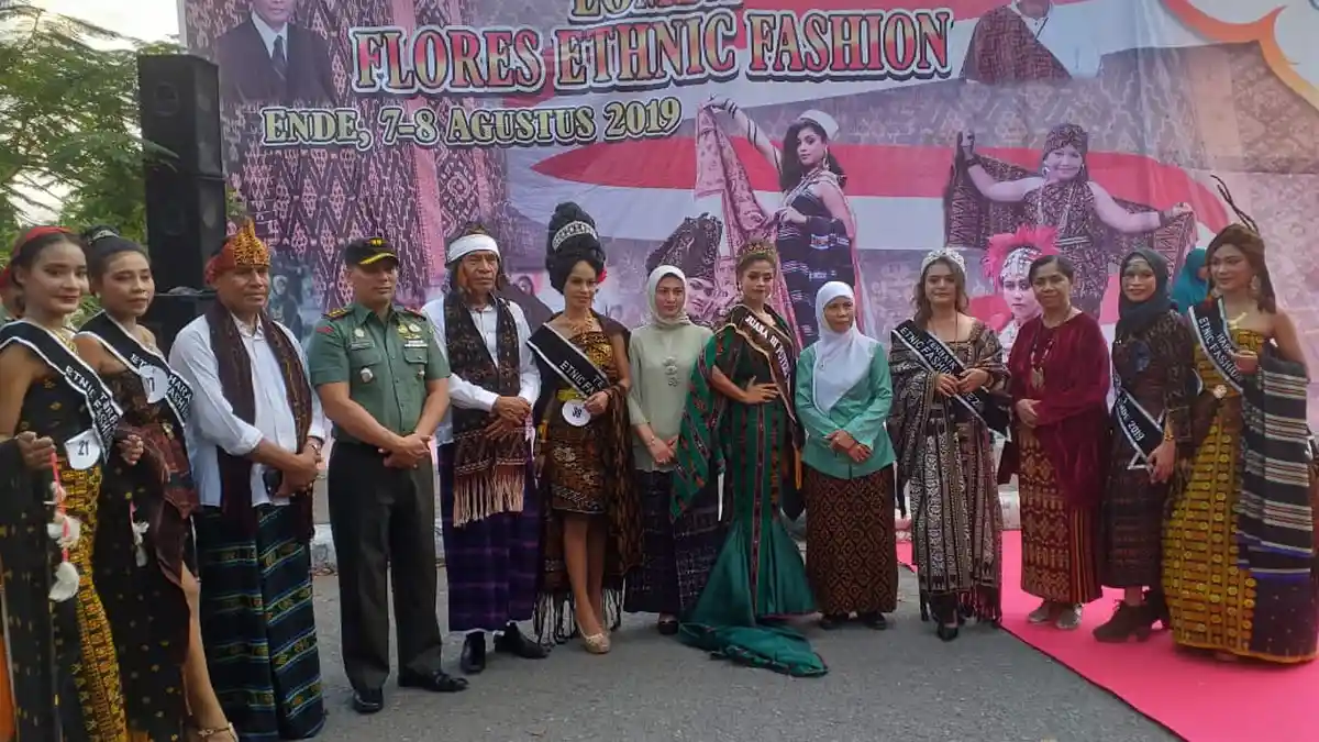 Fashion Show Awali Sepekan Pesta Danau Kelimutu