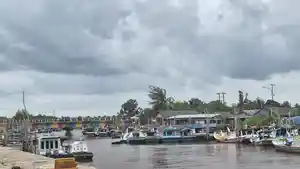 Perahu-berlabuh-di-sungai-kurau.jpg